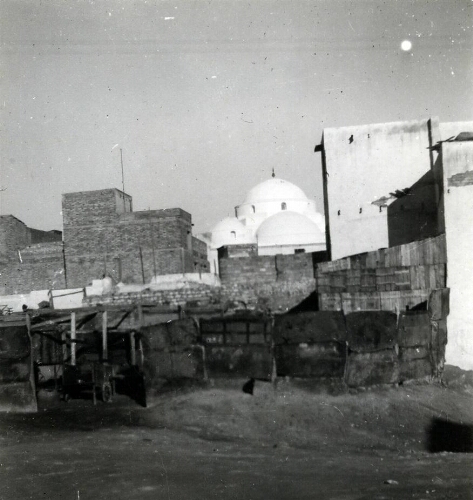 Les coupoles de Sidi Mahrez dominant les masures de la Hara